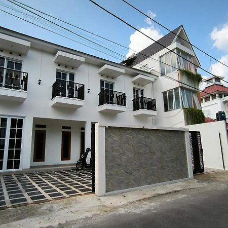 House Of Bedjo Powered By Cocotel Yogyakarta Exteriér fotografie